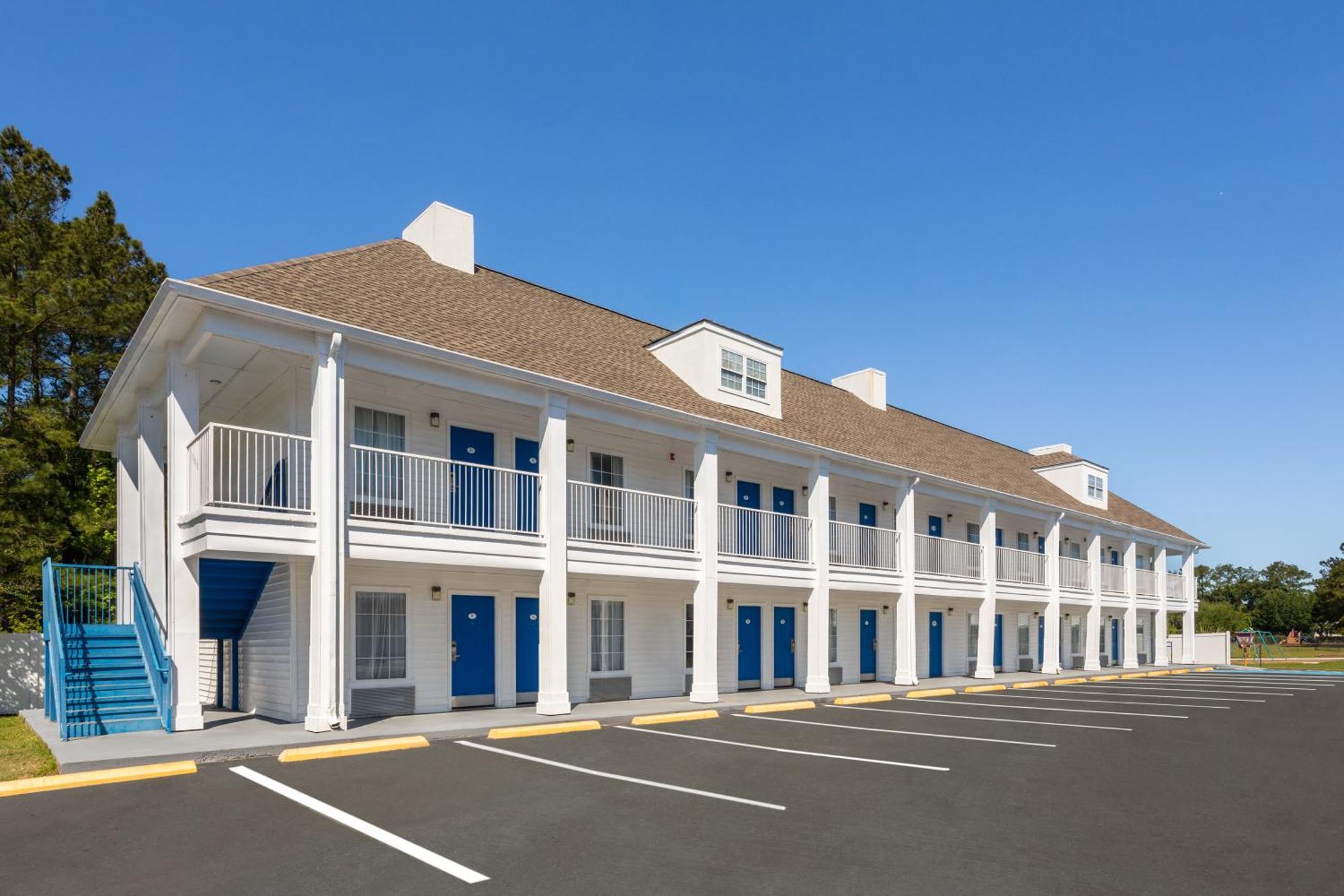 Baymont By Wyndham Brunswick Ga Hotel Exterior foto